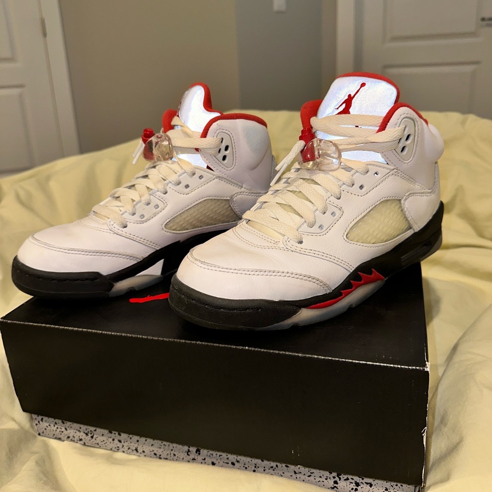 Jordan 5 Fire red